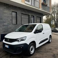 Peugeot partner anno 2021 euro 6d posti 3