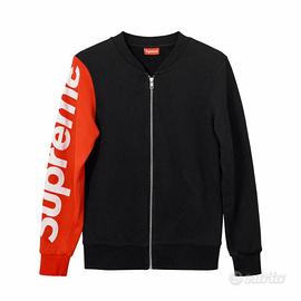 Felpa Supreme con zip nera con manica rossa logo S
