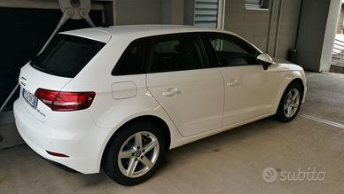 AUDI A3 SPORTBACK G-TRON METANO 03/19 Ganci traino