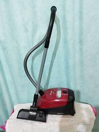 Aspirapolvere giocattolo marca Miele