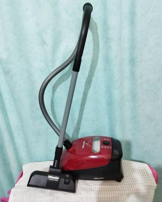 Aspirapolvere giocattolo marca Miele