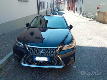 Lexus ct200h