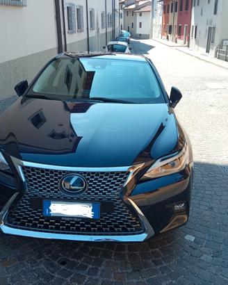 Lexus ct200h