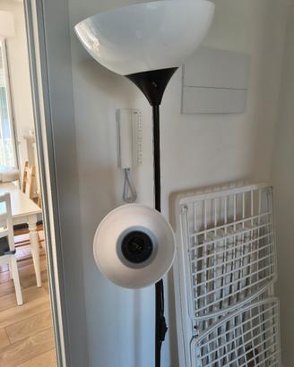 Piantana nera Ikea