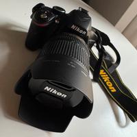 Nikon D3200 con obiettivo 18/105