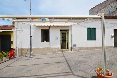 Tissi - locale commerciale