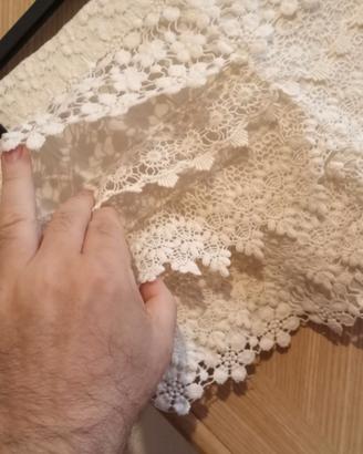 Stradivarius Pantaloncini con pizzi e foglioni