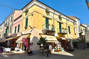 2 LOCALI A DIANO MARINA