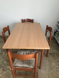 Tavolo con 4 sedie
