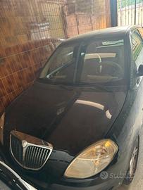 Lancia ypsilon con impianto a gas