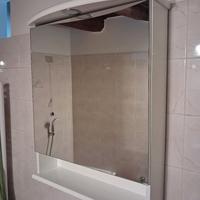 mobiletto con specchio per bagno 