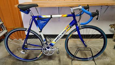 Bicicletta da corsa in lega leggera Olivero