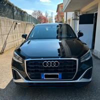 Audi Q2 tfsi 35 sline identity black