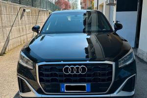 Audi Q2 tfsi 35 sline identity black