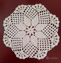 Centrino uncinetto, filo di Scozia 100% cotone.