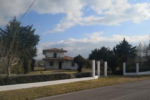 Villa semirifinita con 5000mq di terreno