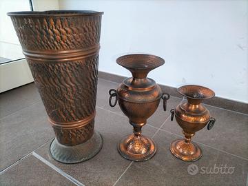 vasi e portaombrelli in rame