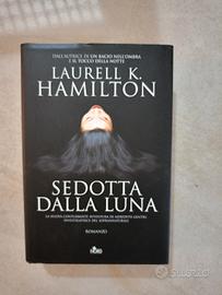 libro sedotta dalla luna di Laurell K. Hamilton