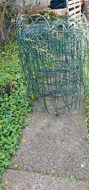 RETE IN FERRO RIVESTITA DA GIARDINO