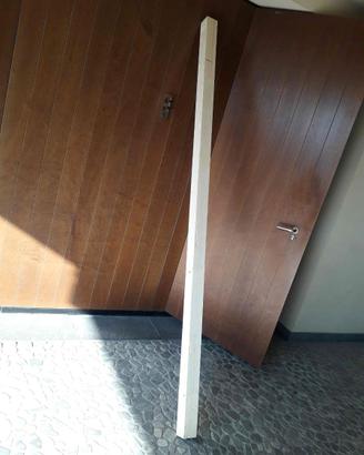 Palo di legno quadrato