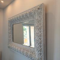 Specchio bianco Confalone, pezzo di pregio