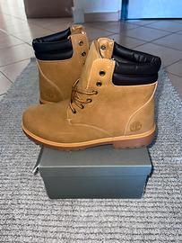 Scarponcini stile timberland color senape