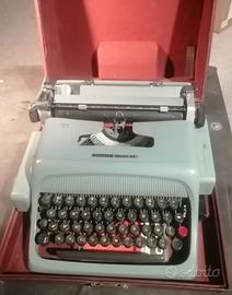 Macchina da scrivere vintage Olivetti Studio 44.