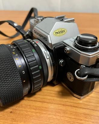 OLYMPUS OM-10 + flash