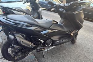 Yamaha T Max 530 Sx total black