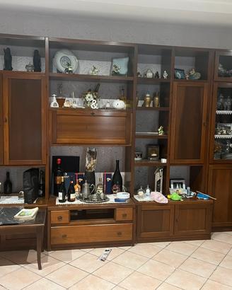 Parete attrezzata in arte povera