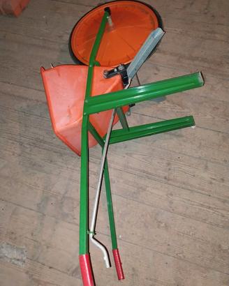 carriola spandiconcime agricola manuale