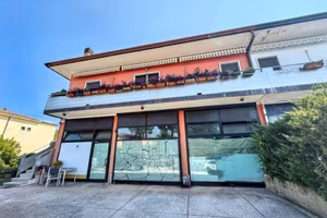 Immobile in asta di 173 m² con 2 locali a Zevio