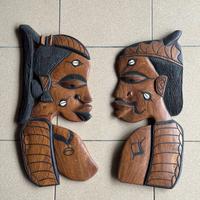 Coppia di pannelli in legno intagliato –  art