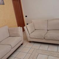 Coppia di divani beige