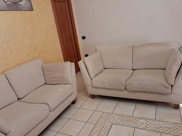 Coppia di divani beige