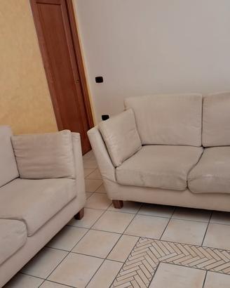 Coppia di divani beige