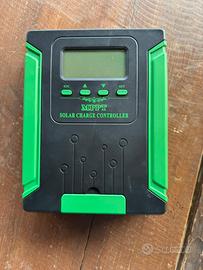 CARICATORE  MPPT + PANNELLI SOLARI