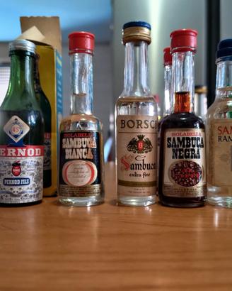 Bottigliette mignon vintage Sambuca 6+1