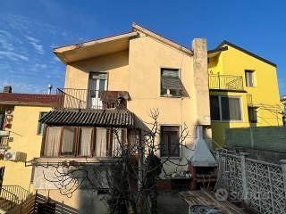 BORGO SAN SERGIO casetta accostata con giardino pr