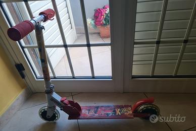 Monopattino Cars 2 ruote