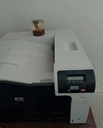 Stampante HP Color Laserjet CP 5225