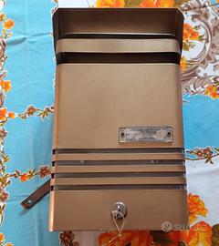 Cassetta posta vintage