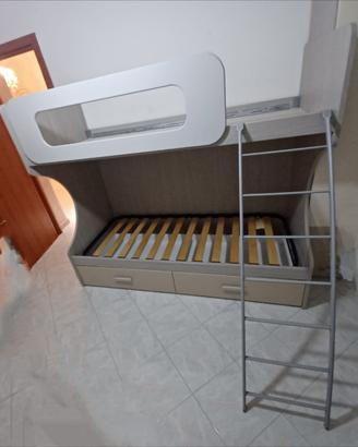 letto a castello con cassetti inclusi