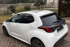 TOYOTA YARIS 1.5 HYBRID LOUNGE