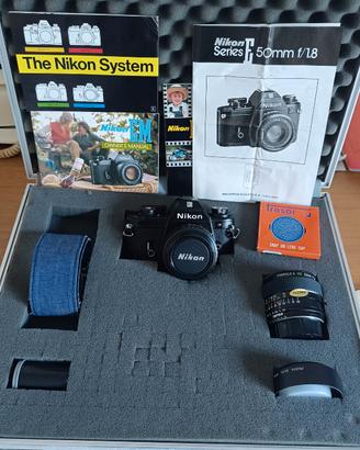Fotocamera analogica Nikon 
