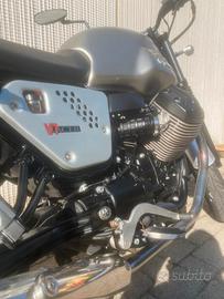 Moto Guzzi V7 racer