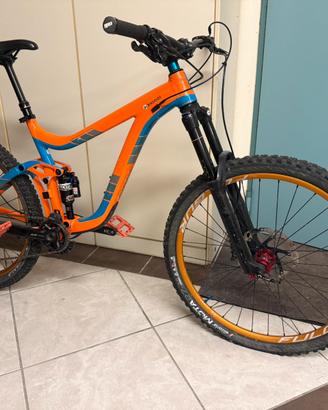 Giant SLX XL downhill