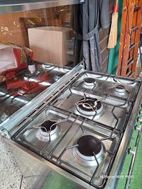 piano cottura 5 fuochi con forno Smeg