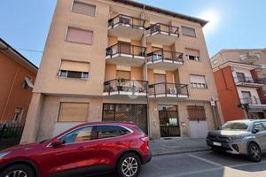 4 LOCALI A SANTHIÀ