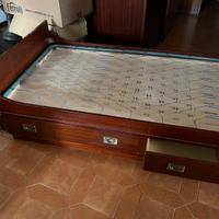 Tre letti singoli vintage, stile Marina